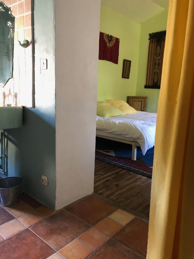 Belle De Nuit Bed and Breakfast Oppède Eksteriør billede